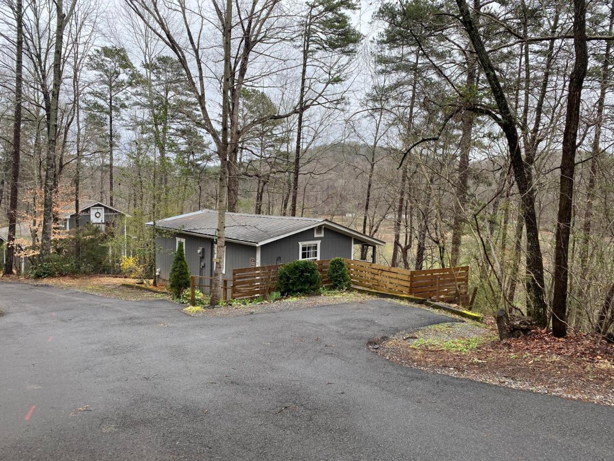 Convenient Cottage-Hot Tub, 4 Minutes To Dahlonega Exterior photo