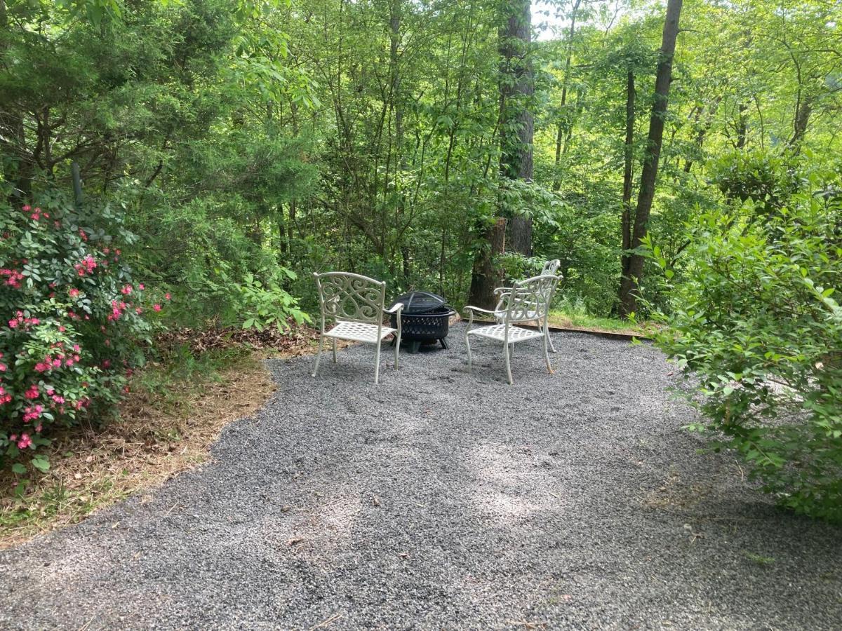 Convenient Cottage-Hot Tub, 4 Minutes To Dahlonega Exterior photo